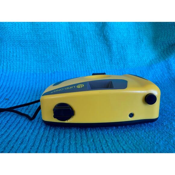 Lifelong yellow 35mm Plastic Camera - Picture 2 of 8